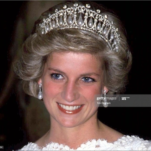 Princess Diana Teardrop Pearl & Crystal Tiara main image 11